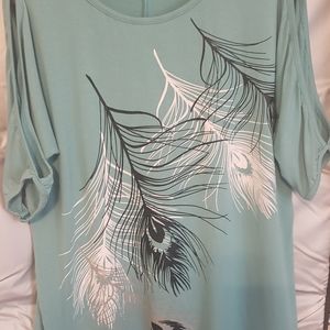 Eva Bella Fashion T shirt w/Feathers Split Sleeves